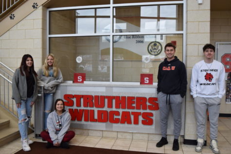 Seniors (Left to Right): Briana Best, Chloe Neider, Bella Slaina, Chaz Ekoniak, Ayden Isabella