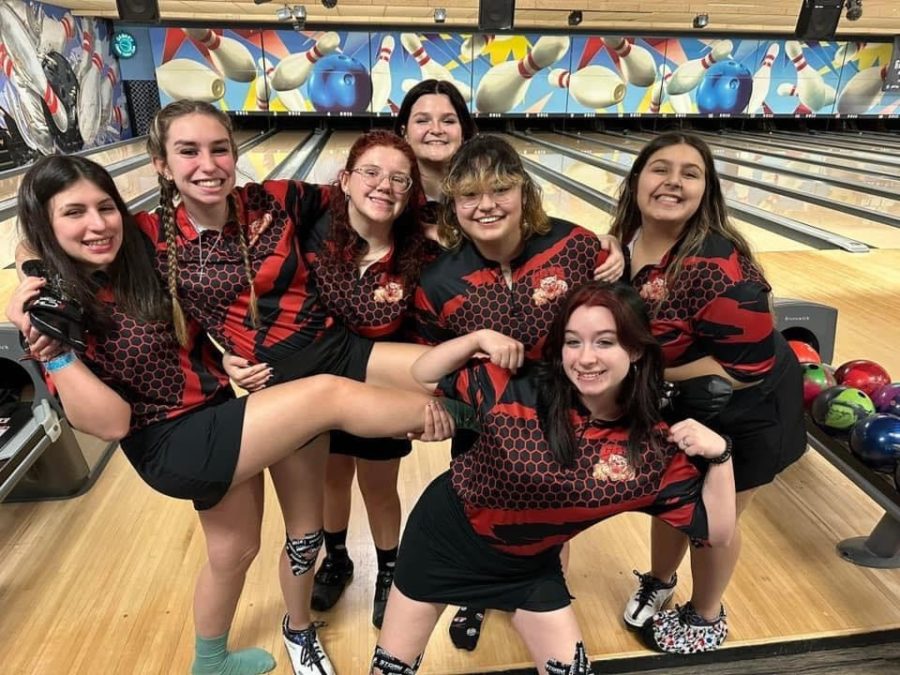 The+girls+bowling+team+advanced+during+the+district+tournament+to+the+state+level.