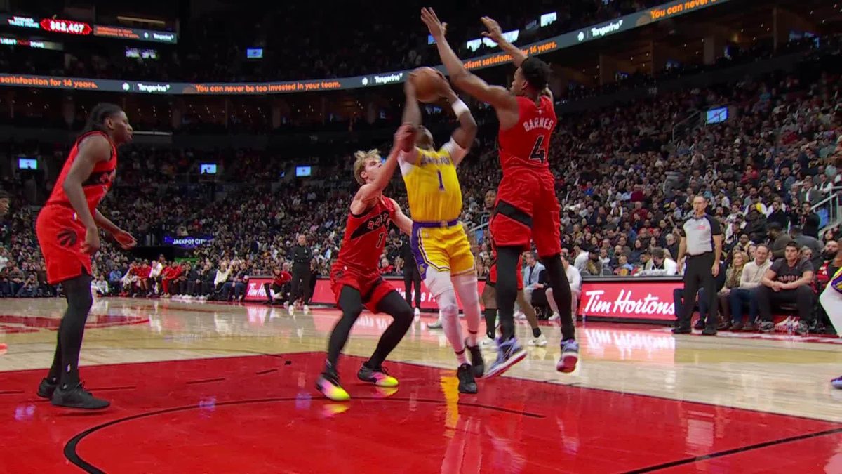 The Los Angeles Lakers defeated the Toronto Raptors on Thursday, December 4 with a wild finish, 123-120.