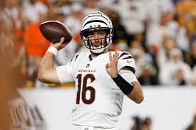 The Cincinnati Bengals re-signed quarterback Joe Flacco for one season, for a total of $6 million.